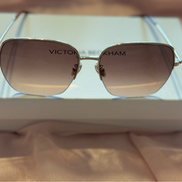 Victoria Beckham Gold Square Navigator Sunglasses VB214SA 725 Brown Gradient - Picture 2 of 8